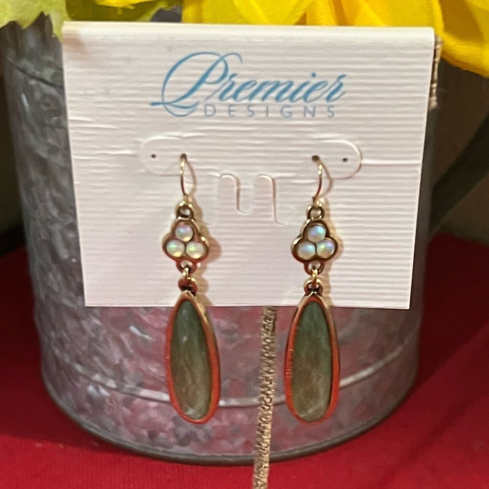 Premier Designs Gold and Green Fishhook Earrings #PDER1